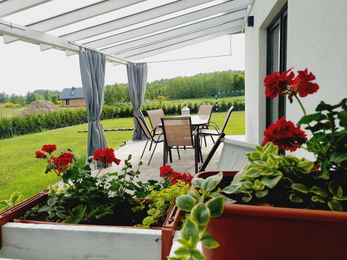 Vila Jeszcze Bardziej Dziki Sad Slajszewo Exteriér fotografie